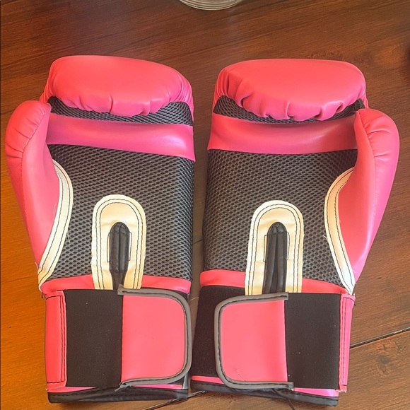 Everlast Pro Style Pink Training Gloves - Picture 3 of 3